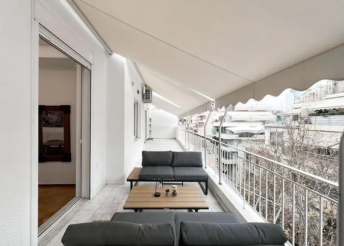 Spacious Penthouse Near Downtown